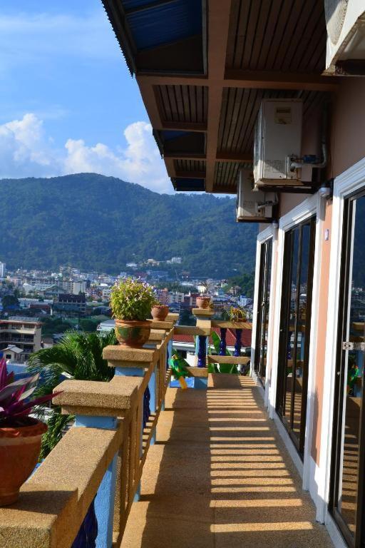 Oyo 851 On Hill Residence Patong Exterior foto