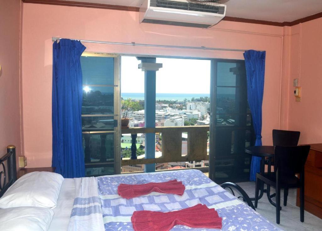 Oyo 851 On Hill Residence Patong Exterior foto