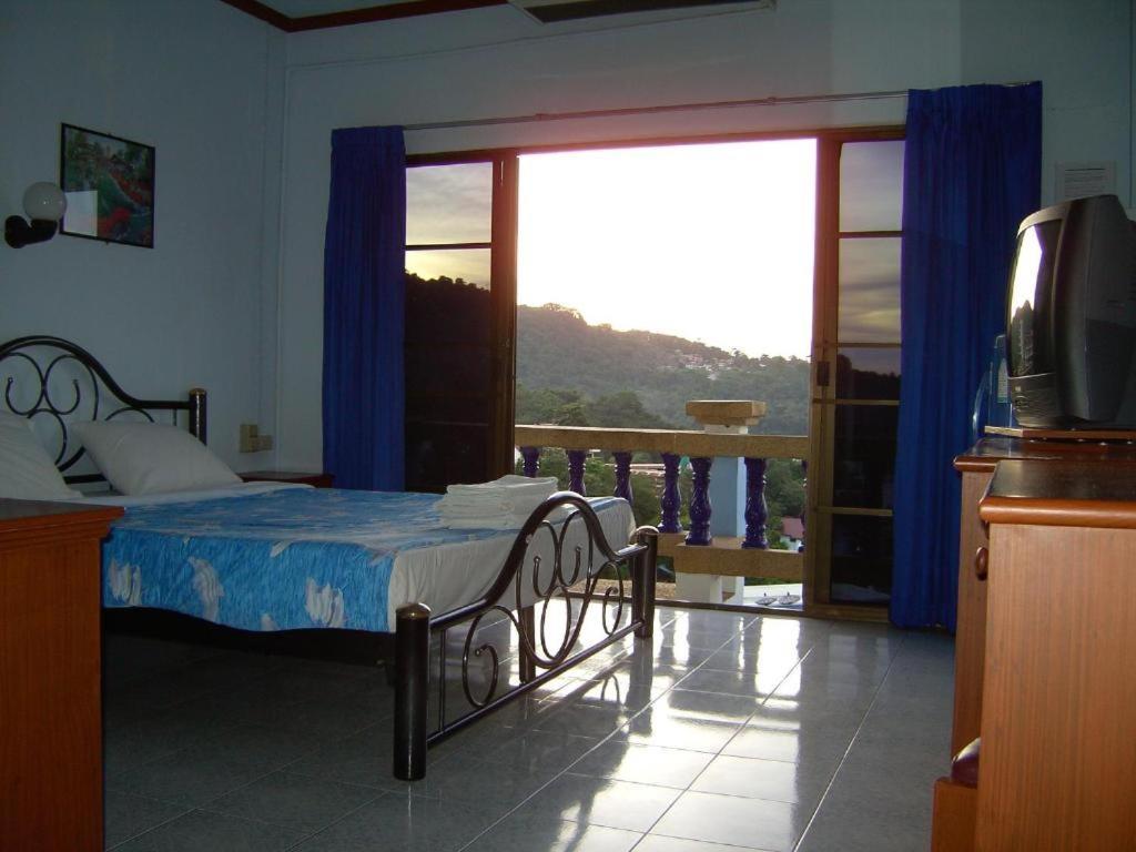Oyo 851 On Hill Residence Patong Exterior foto