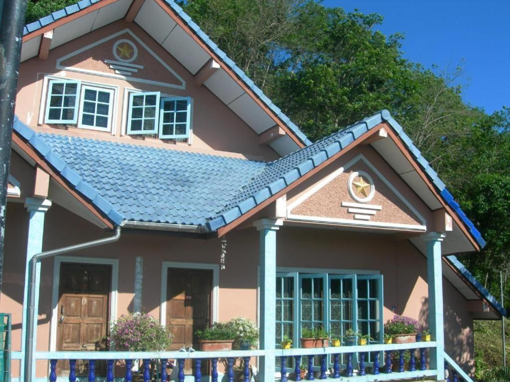Oyo 851 On Hill Residence Patong Exterior foto