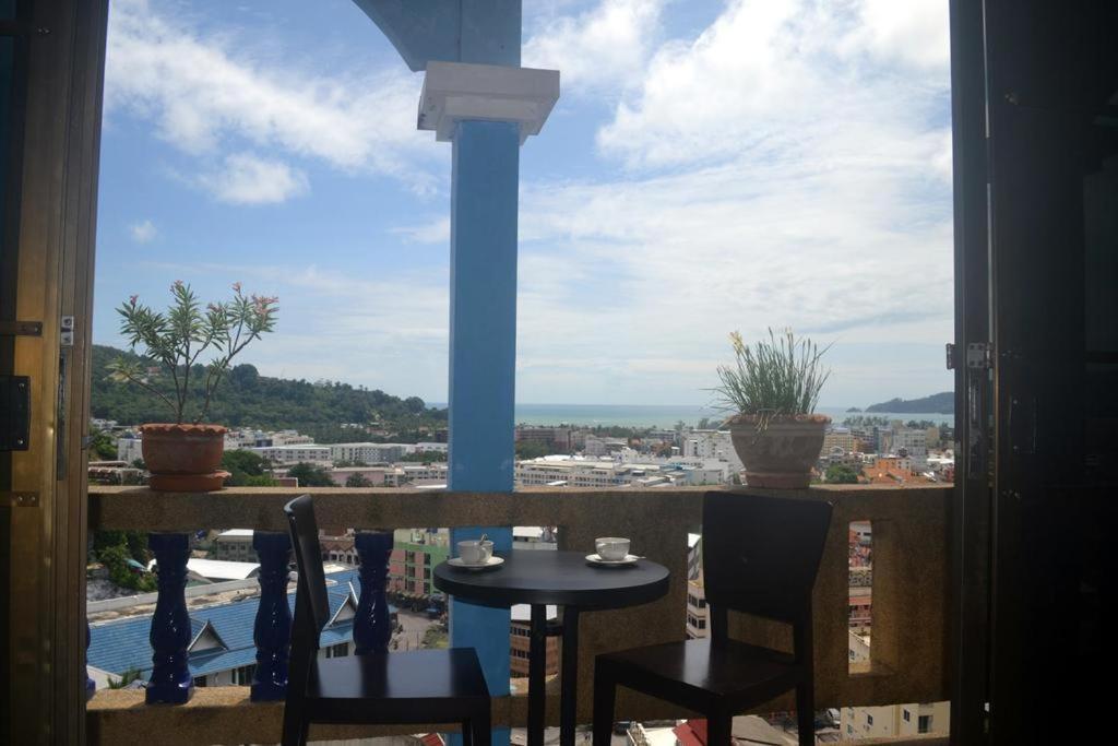 Oyo 851 On Hill Residence Patong Exterior foto
