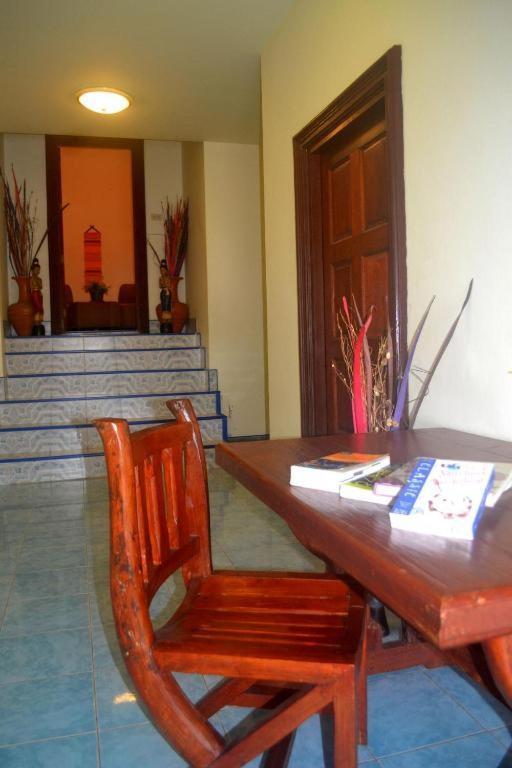 Oyo 851 On Hill Residence Patong Exterior foto