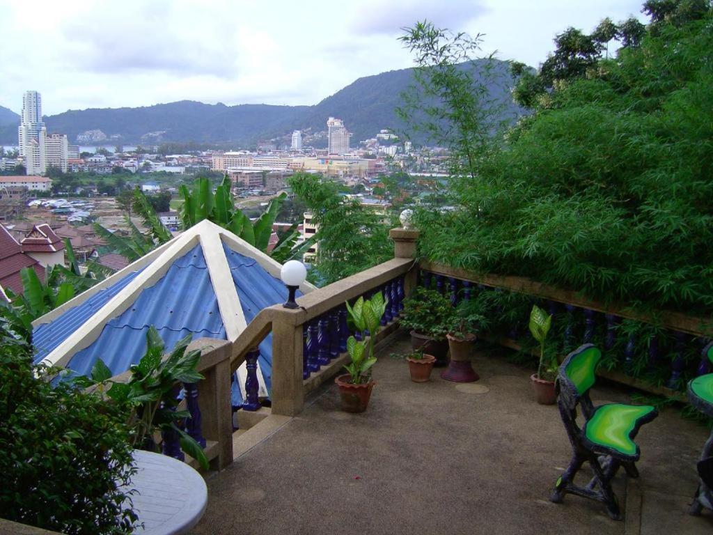Oyo 851 On Hill Residence Patong Exterior foto