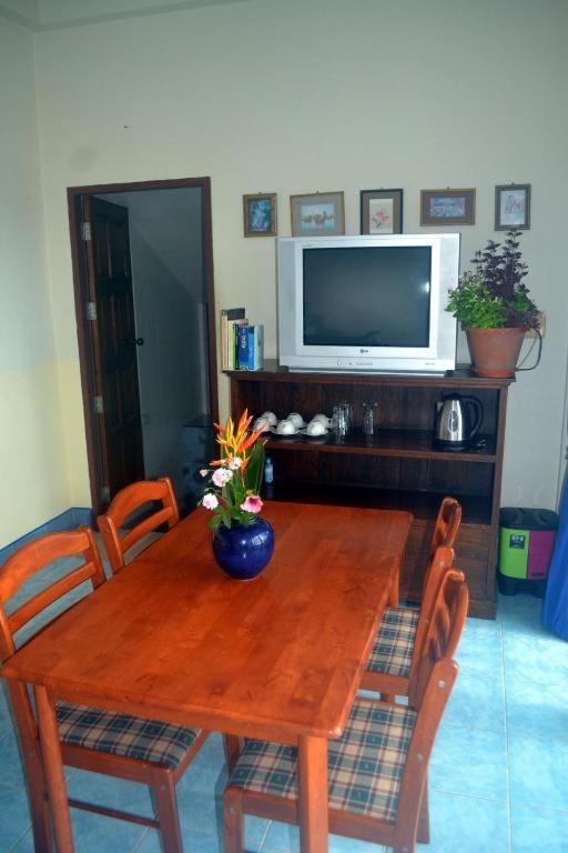 Oyo 851 On Hill Residence Patong Exterior foto