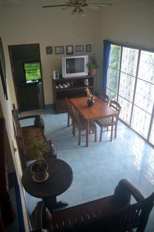 Oyo 851 On Hill Residence Patong Exterior foto