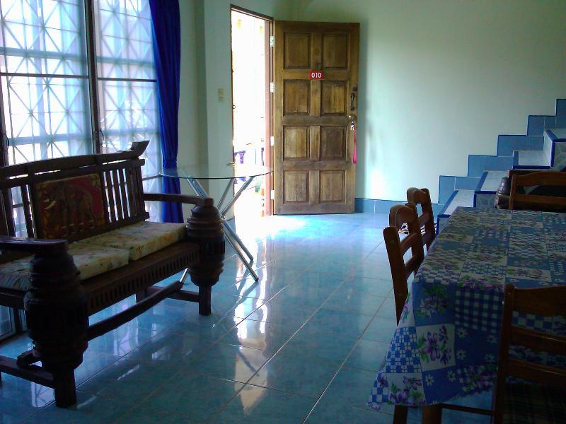 Oyo 851 On Hill Residence Patong Exterior foto