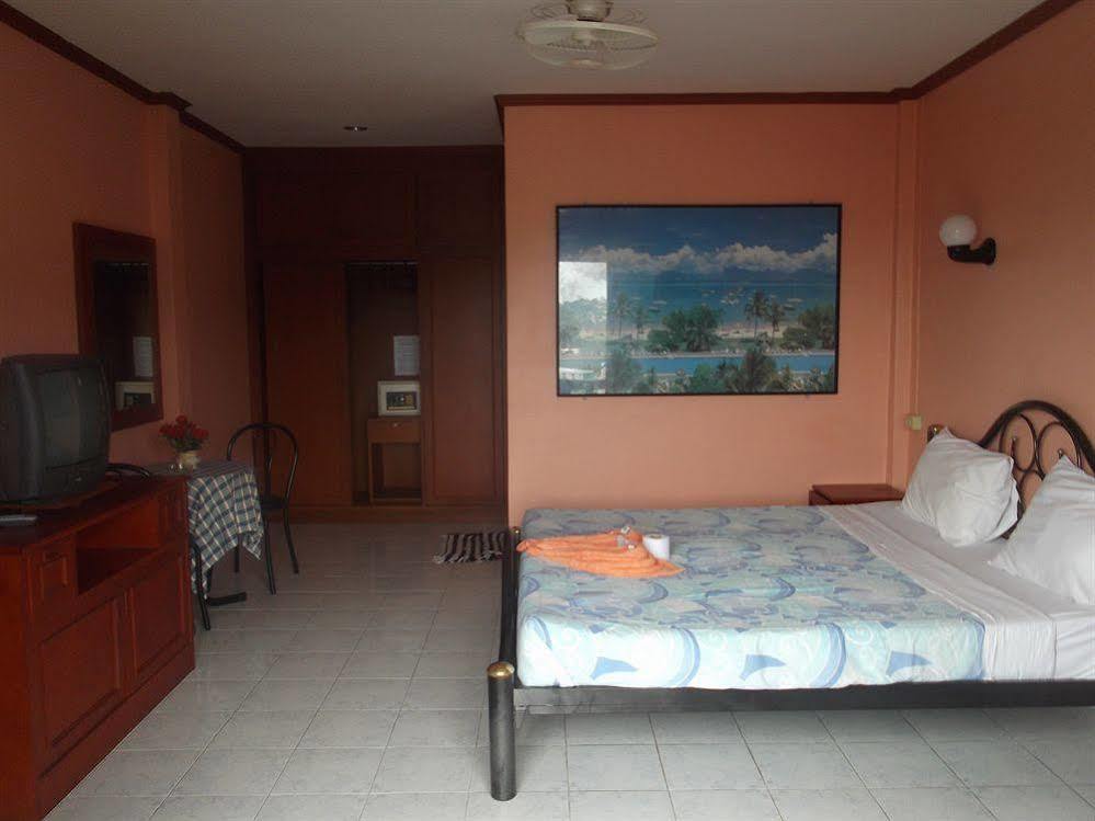 Oyo 851 On Hill Residence Patong Exterior foto